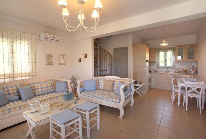 Aeolia Villas Karystos  Room photo